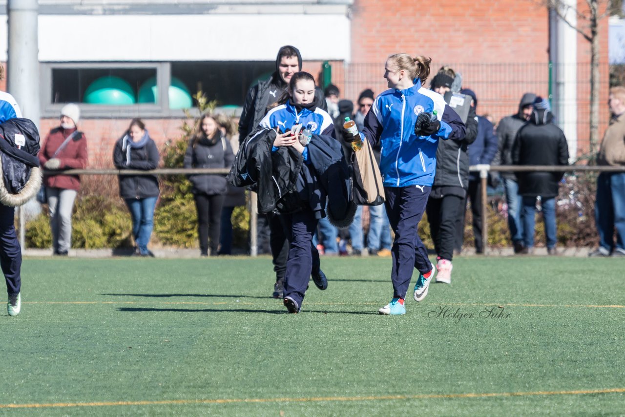 Bild 121 - B-Juniorinnen Halbfinale SVHU - Holstein Kiel : Ergebnis: 3:0